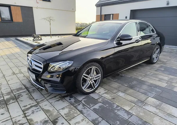 samochody osobowe Mercedes-Benz Klasa E cena 124900 przebieg: 97320, rok produkcji 2018 z Kraków